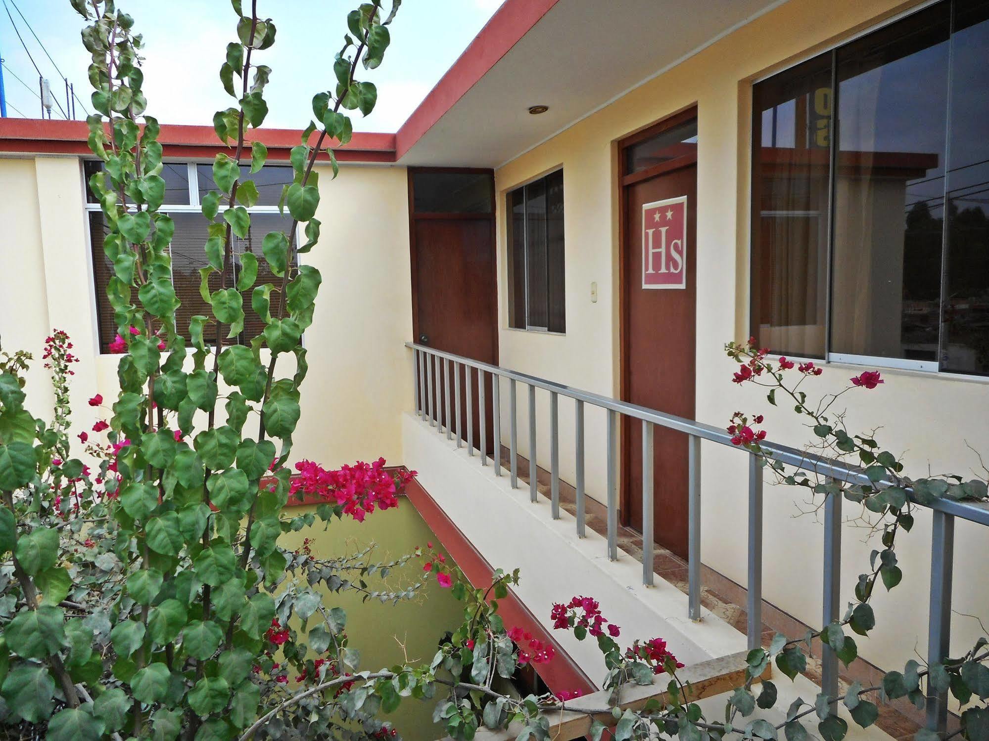 Hostal Geminis San Juan Bautista Zewnętrze zdjęcie