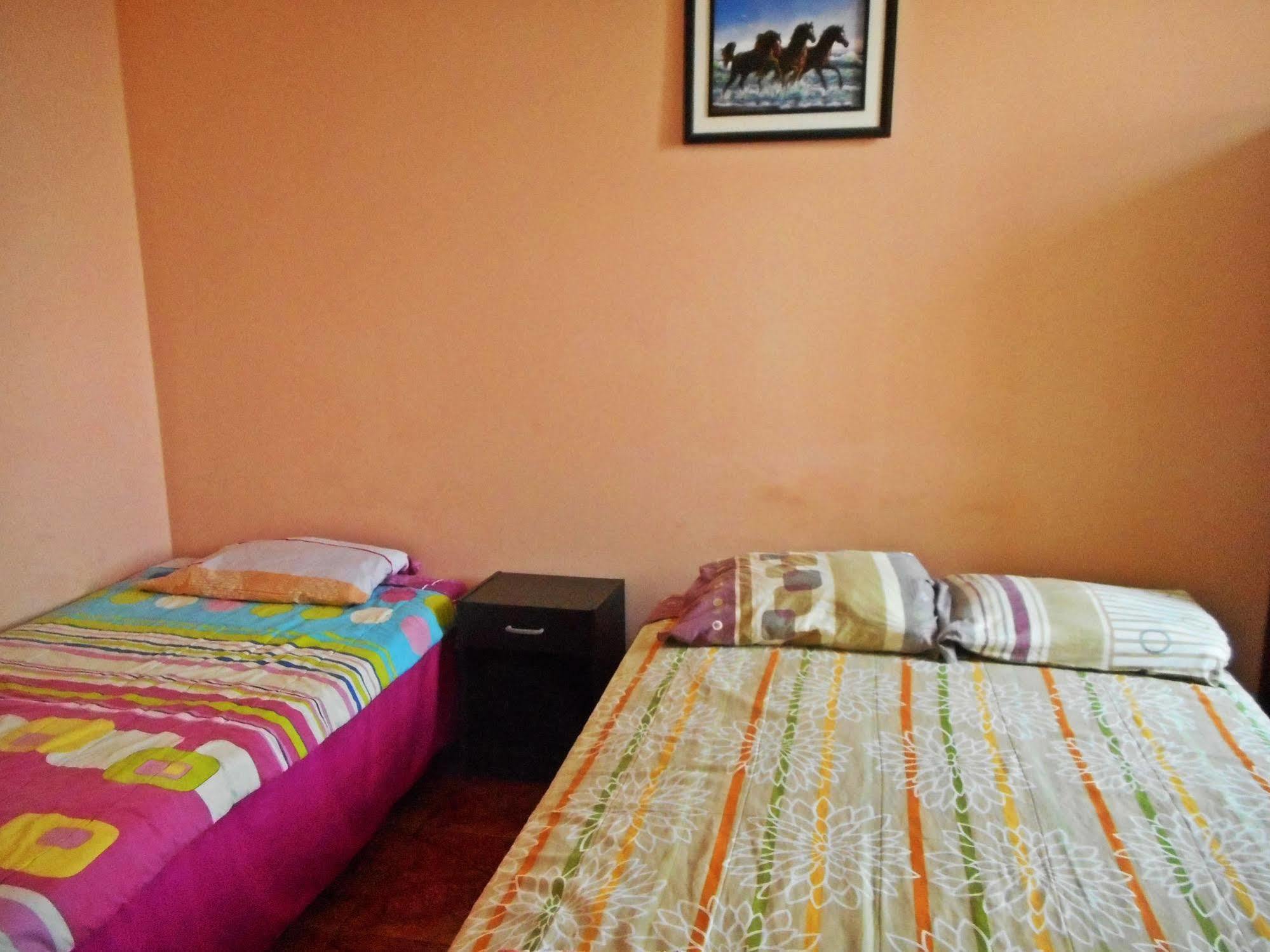 Hostal Geminis San Juan Bautista Zewnętrze zdjęcie